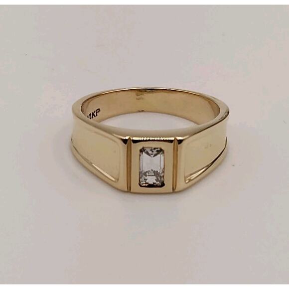 10k Yellow Gold Bold Ring with baguette Diamond Stone Size 8 - Picture 4 of 8